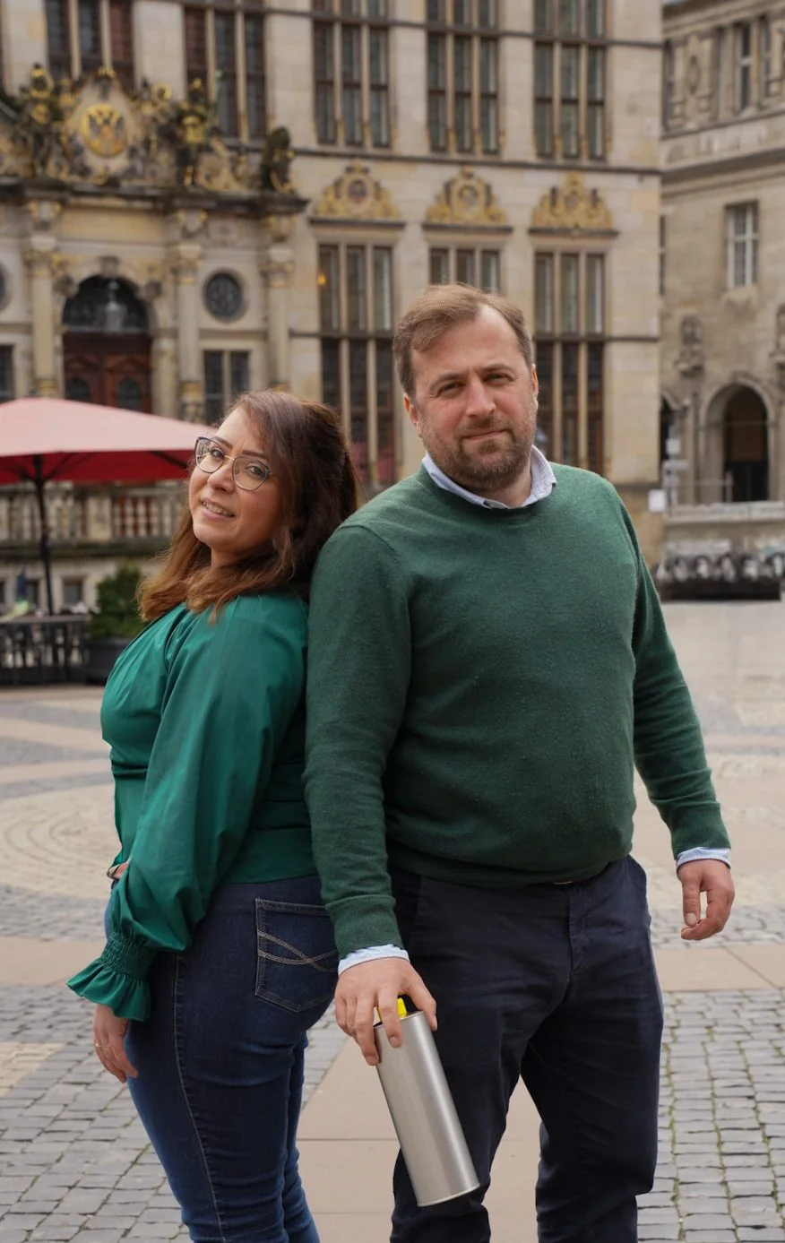 Manuela und Christian vor dem Bremer Rathaus